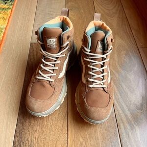 NWOB Vans MTE Crestline Waterproof Trail Hiking Boots Brown Sugar Women’s Sz 9